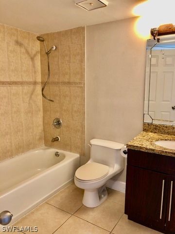 150 SANTA CLARA DR 15, Naples, FL 34104