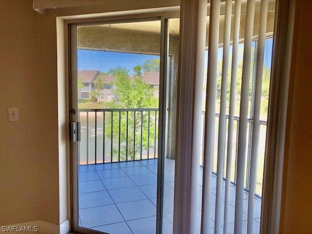 150 SANTA CLARA DR 15, Naples, FL 34104