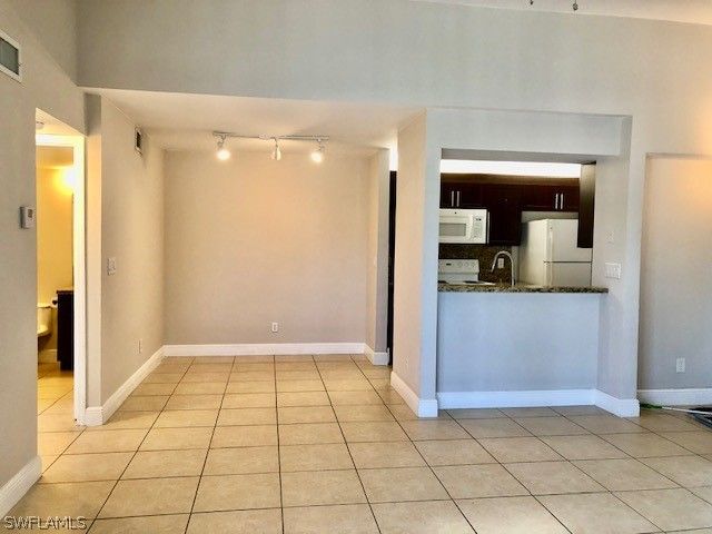 150 SANTA CLARA DR 15, Naples, FL 34104