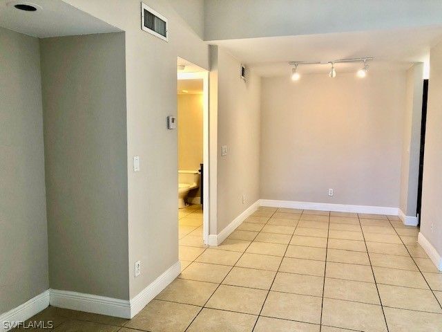 150 SANTA CLARA DR 15, Naples, FL 34104