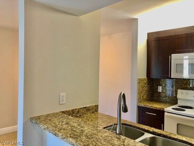 150 SANTA CLARA DR 15, Naples, FL 34104