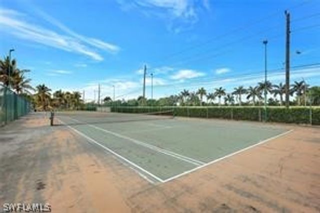 150 SANTA CLARA DR 15, Naples, FL 34104