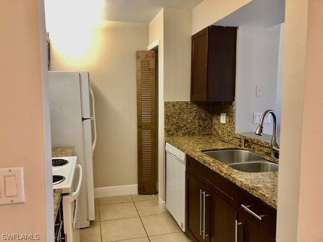 150 SANTA CLARA DR 15, Naples, FL 34104