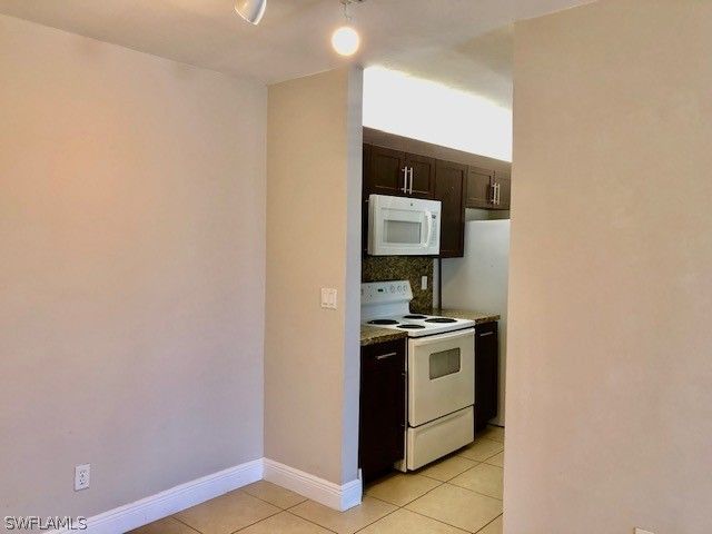 150 SANTA CLARA DR 15, Naples, FL 34104