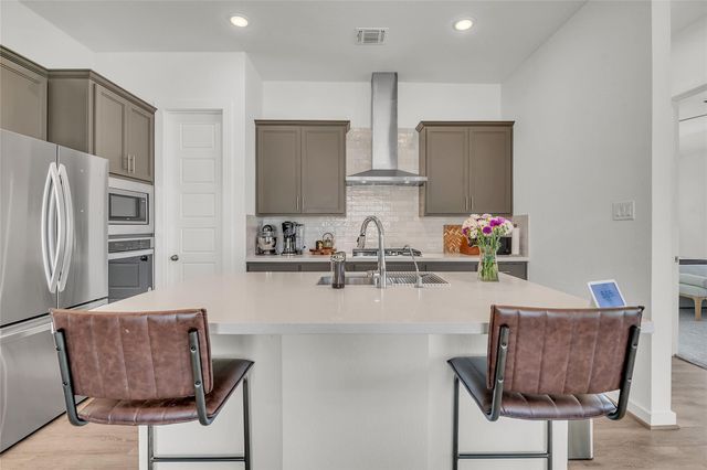 187 Alicante LN, Liberty Hill, TX 78642