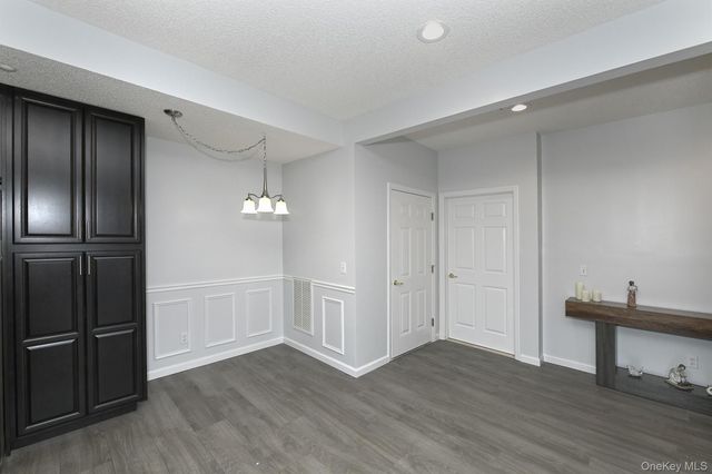 212 Clubhouse Circle 212, Melville, NY 11747