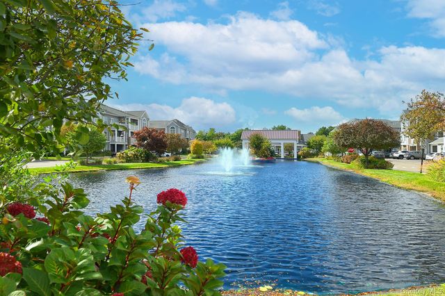 212 Clubhouse Circle 212, Melville, NY 11747