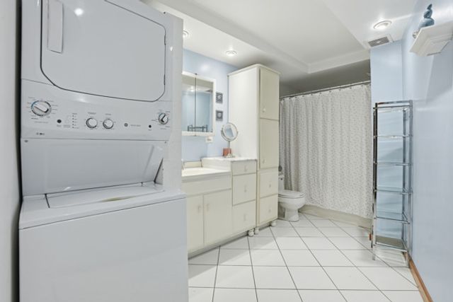 2304 Holiday Terrace 505, Lansing, IL 60438