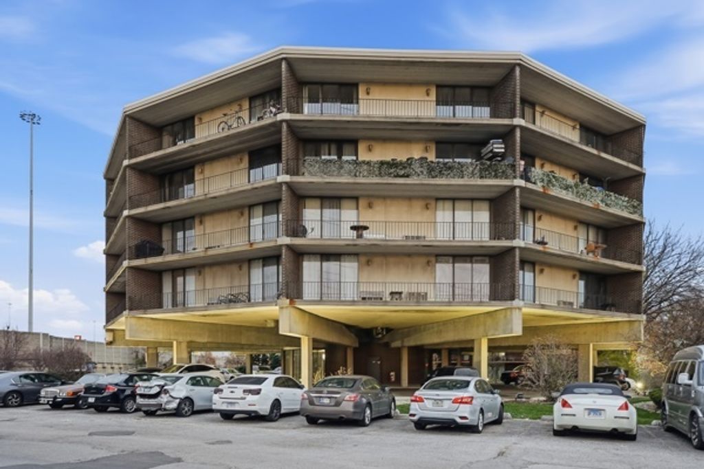 2304 Holiday Terrace 505, Lansing, IL 60438