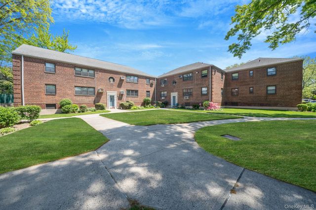 9137 153 Avenue 1, Lindenwood, NY 11414