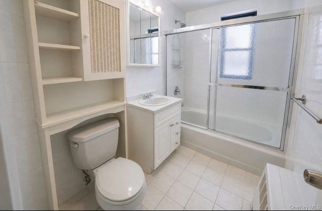 9137 153 Avenue 1, Lindenwood, NY 11414