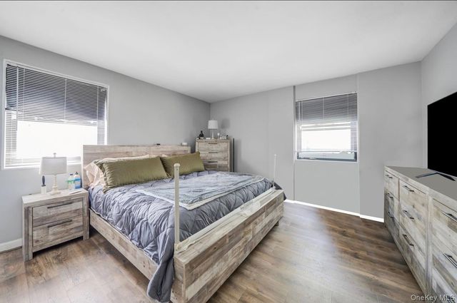 9137 153 Avenue 1, Lindenwood, NY 11414