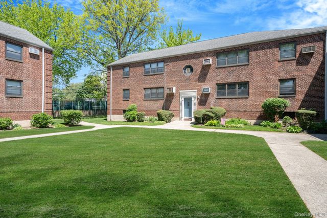 9137 153 Avenue 1, Lindenwood, NY 11414