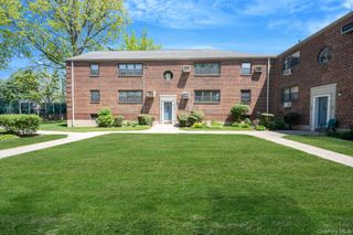 9137 153 Avenue 1, Lindenwood, NY 11414