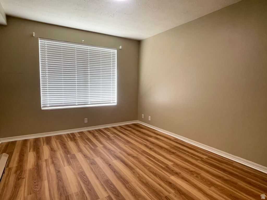 Image 12 of property listing at 1180 E 6600 S #1, Murray, UT 84121