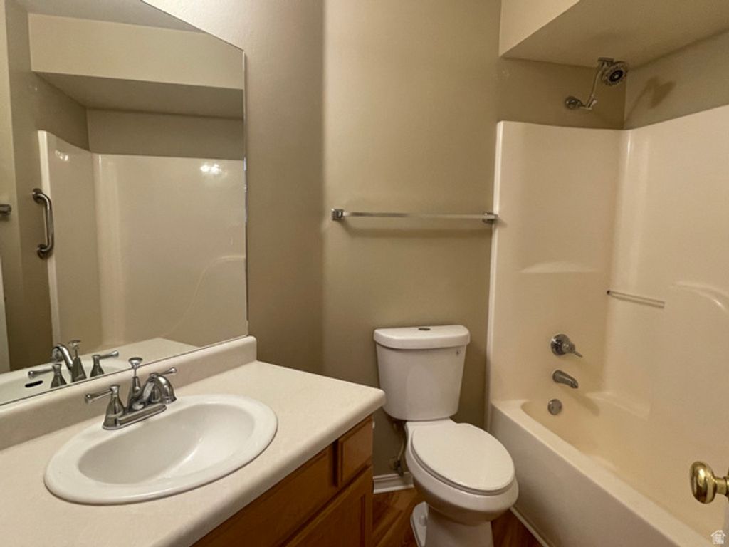 Image 14 of property listing at 1180 E 6600 S #1, Murray, UT 84121