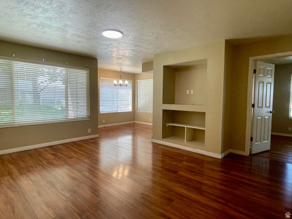 Image 7 of property listing at 1180 E 6600 S #1, Murray, UT 84121