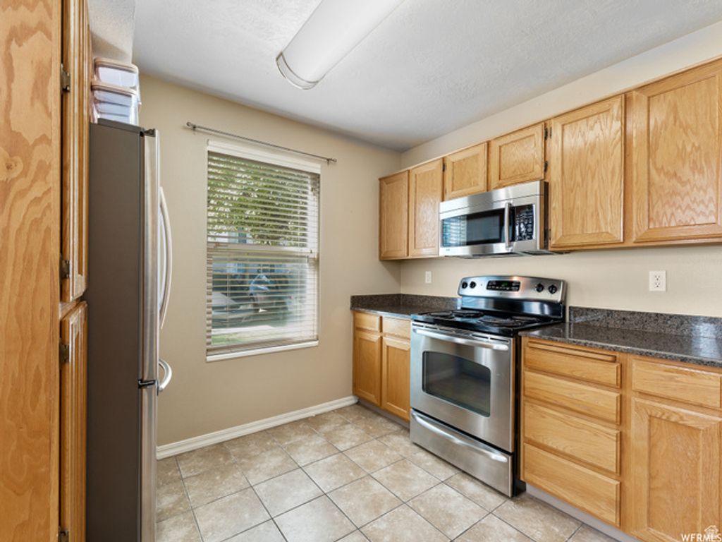 Image 10 of property listing at 1180 E 6600 S #1, Murray, UT 84121