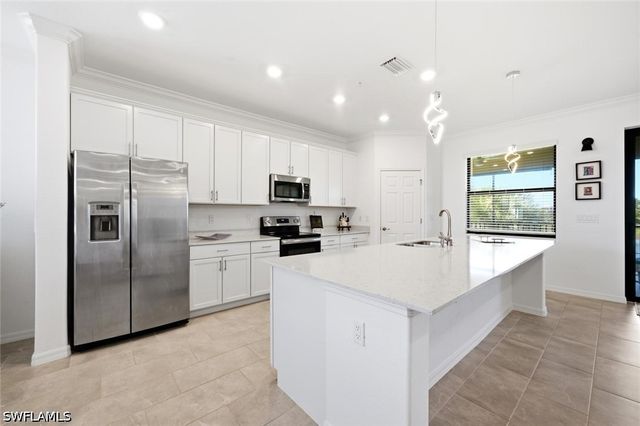2352 Anguilla DR 201, Naples, FL 34120