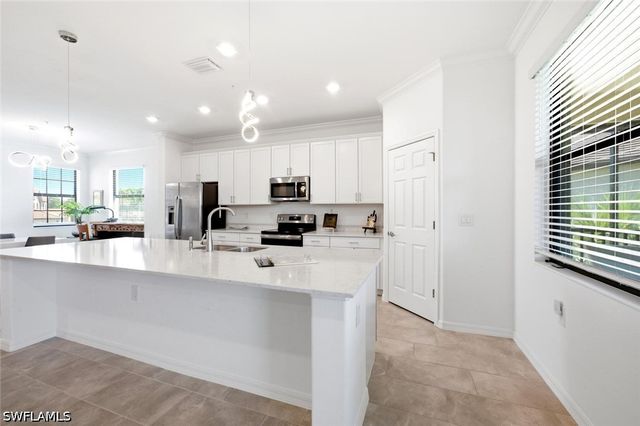 2352 Anguilla DR 201, Naples, FL 34120