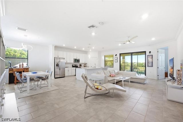 2352 Anguilla DR 201, Naples, FL 34120
