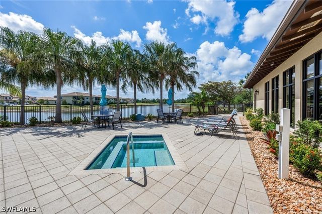 2352 Anguilla DR 201, Naples, FL 34120