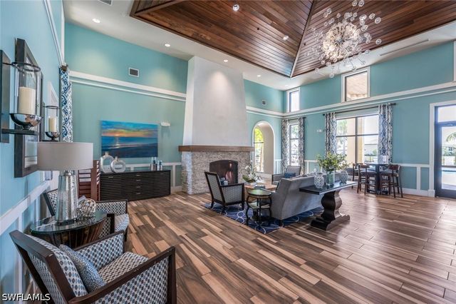 2352 Anguilla DR 201, Naples, FL 34120