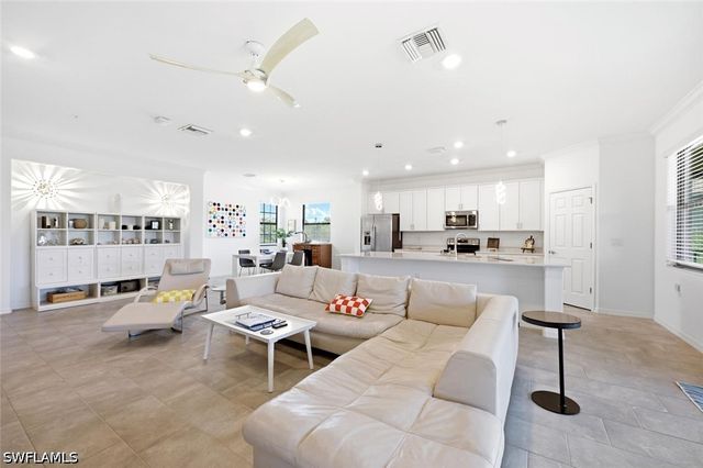2352 Anguilla DR 201, Naples, FL 34120