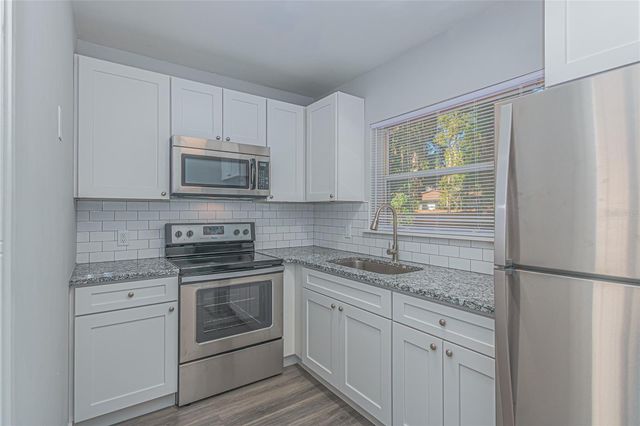 414 N BOSTON AVENUE, Deland, FL 32724