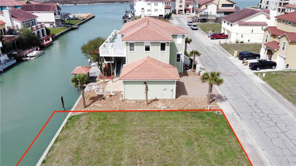 713 Kings Point, Corpus Christi, TX 78402 — photo 2