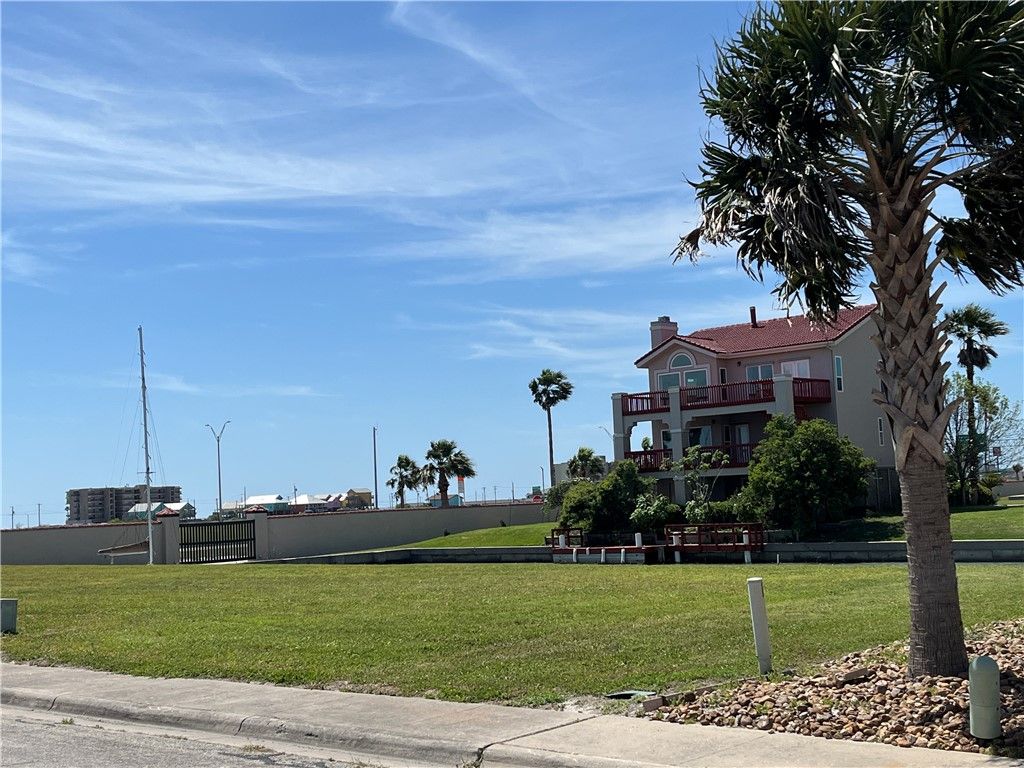 713 Kings Point, Corpus Christi, TX 78402 — photo 3