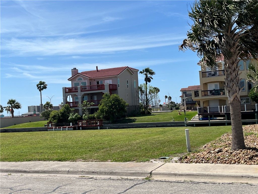 713 Kings Point, Corpus Christi, TX 78402 — photo 4