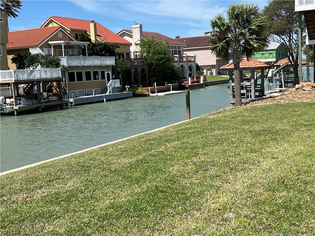 713 Kings Point, Corpus Christi, TX 78402 — photo 5