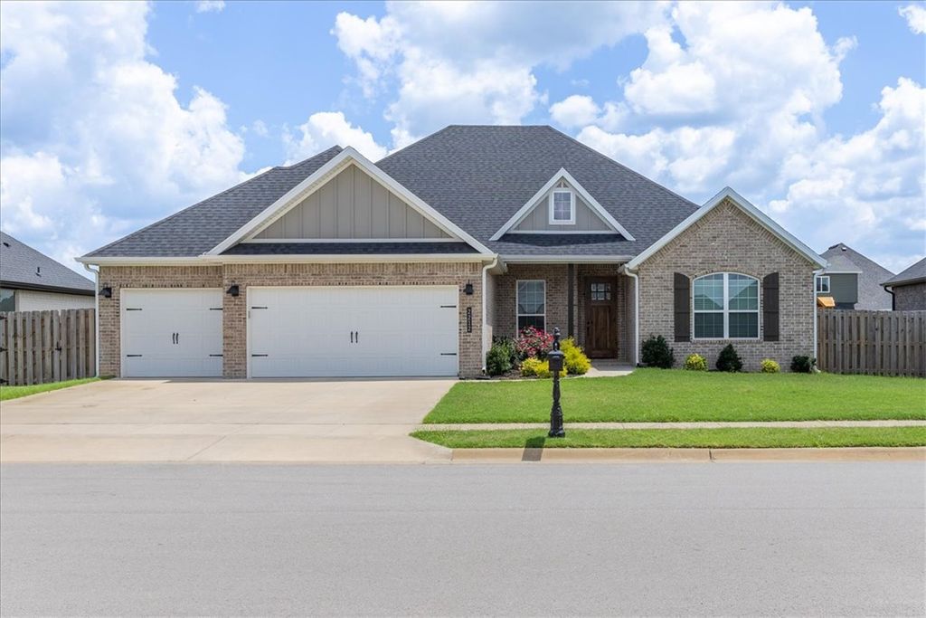 2212 Abbott Lane, Pea Ridge, AR 72751