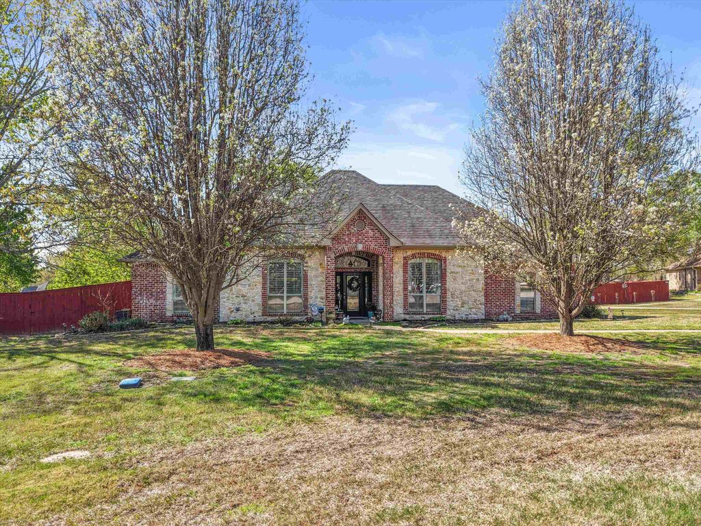 105 Canvasback CT, Gilmer, TX 75645
