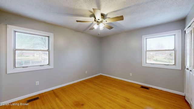 254 Oakridge Ct, Mt Washington, KY 40047