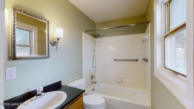 254 Oakridge Ct, Mt Washington, KY 40047