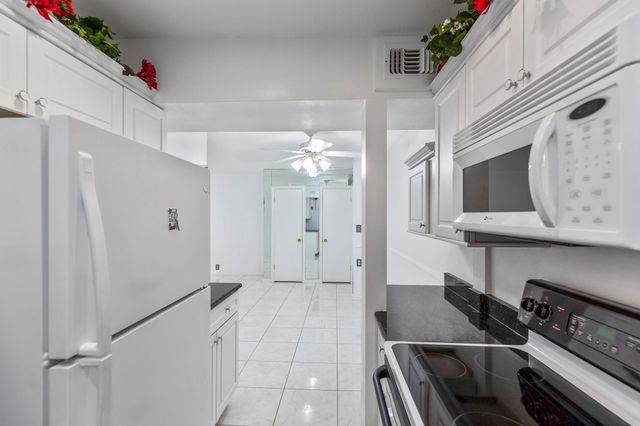 2601 Bellefontaine Street C104, Houston, TX 77025