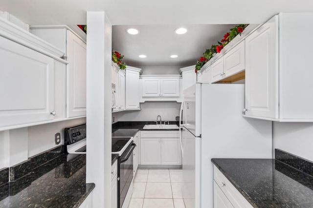 2601 Bellefontaine Street C104, Houston, TX 77025