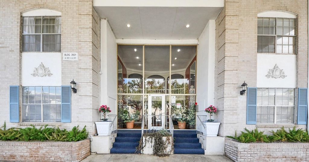 2601 Bellefontaine Street C104, Houston, TX 77025