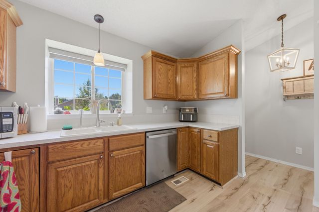 1141 S Longford, Wichita, KS 67207