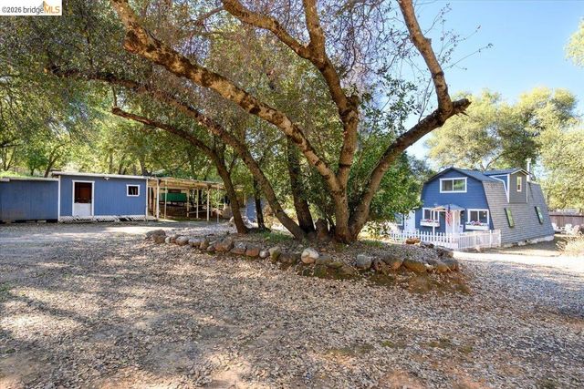 11741 Campo Seco Rd, Sonora, CA 95370