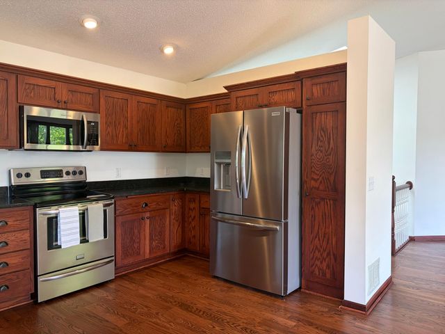 7910 166th Street W, Lakeville, MN 55044