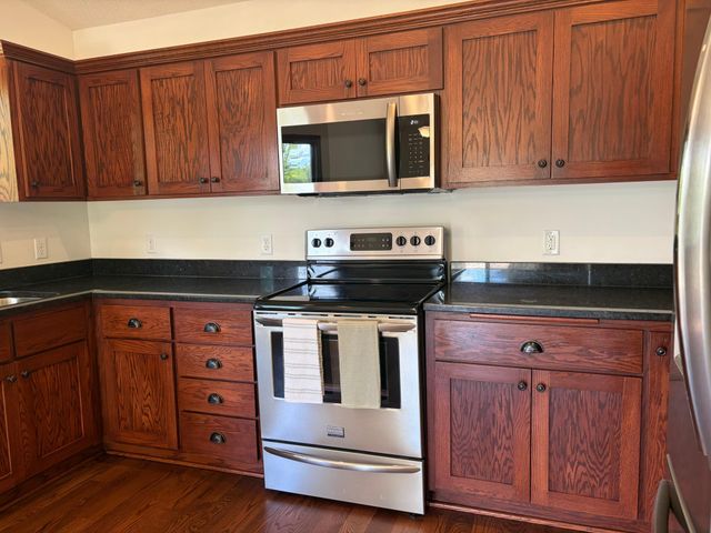 7910 166th Street W, Lakeville, MN 55044