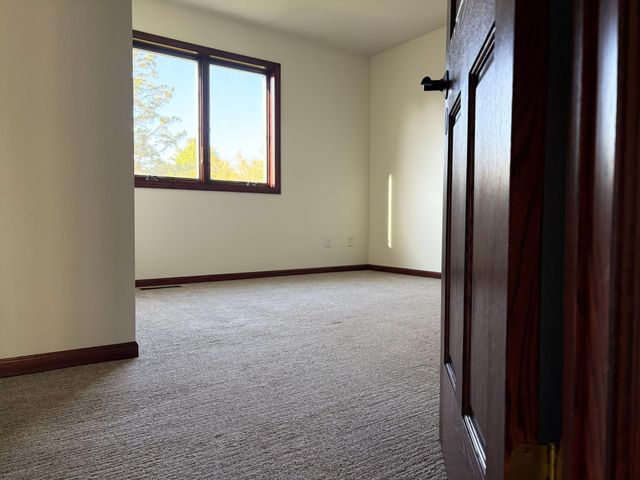 7910 166th Street W, Lakeville, MN 55044