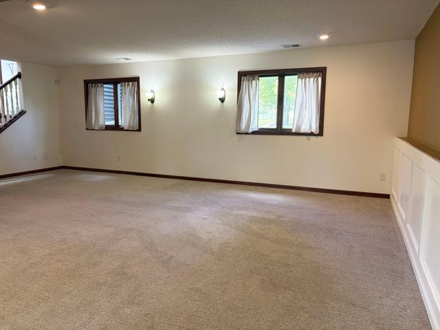 7910 166th Street W, Lakeville, MN 55044