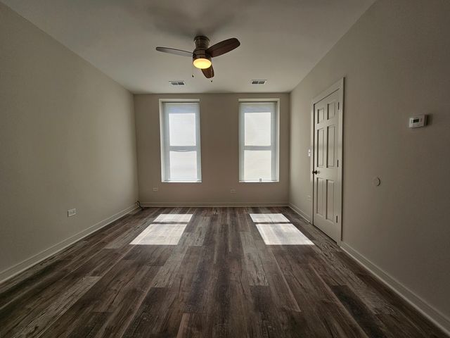 2216 W 21st Place 3F, Chicago, IL 60608