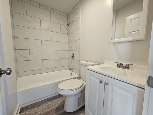 2216 W 21st Place 3F, Chicago, IL 60608
