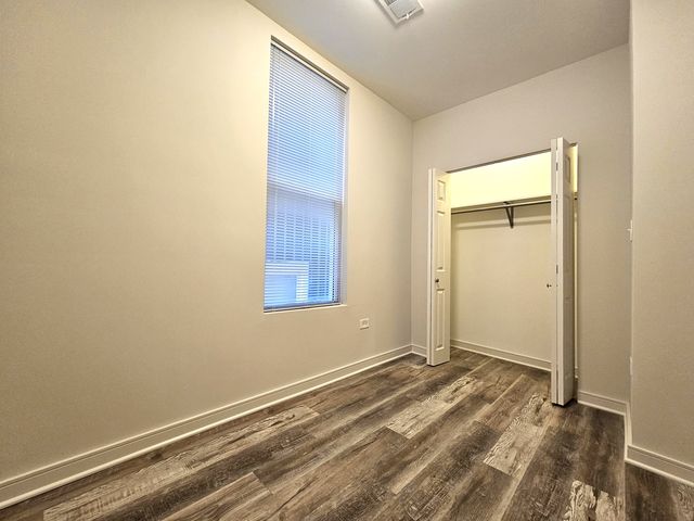 2216 W 21st Place 3F, Chicago, IL 60608