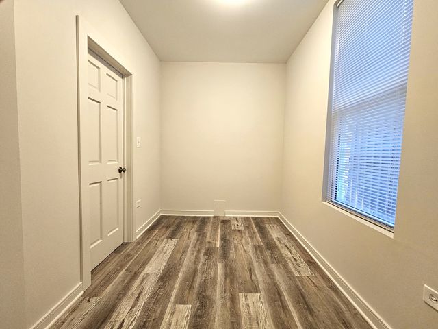 2216 W 21st Place 3F, Chicago, IL 60608